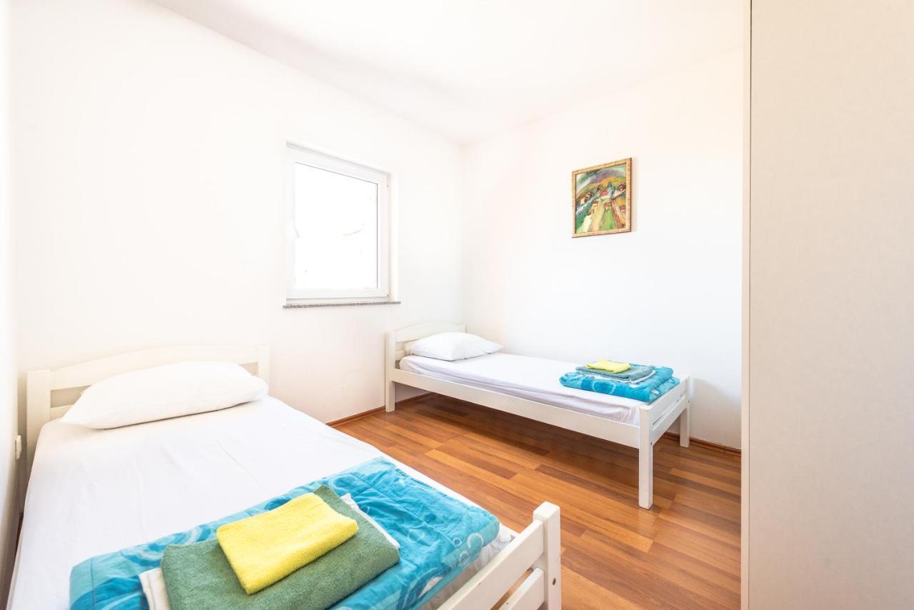 Apartment Damir Novalja Kültér fotó